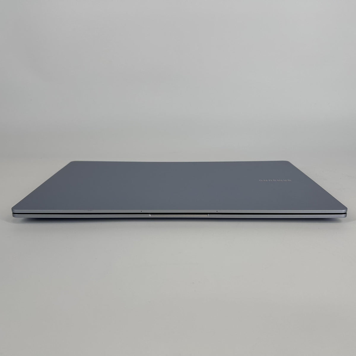 Samsung Galaxy Book4  Edge 15.6 Silver 2.9 GHz Qualcomm Snapdragon X Plus 16GB RAM 512GB Solid State Drive