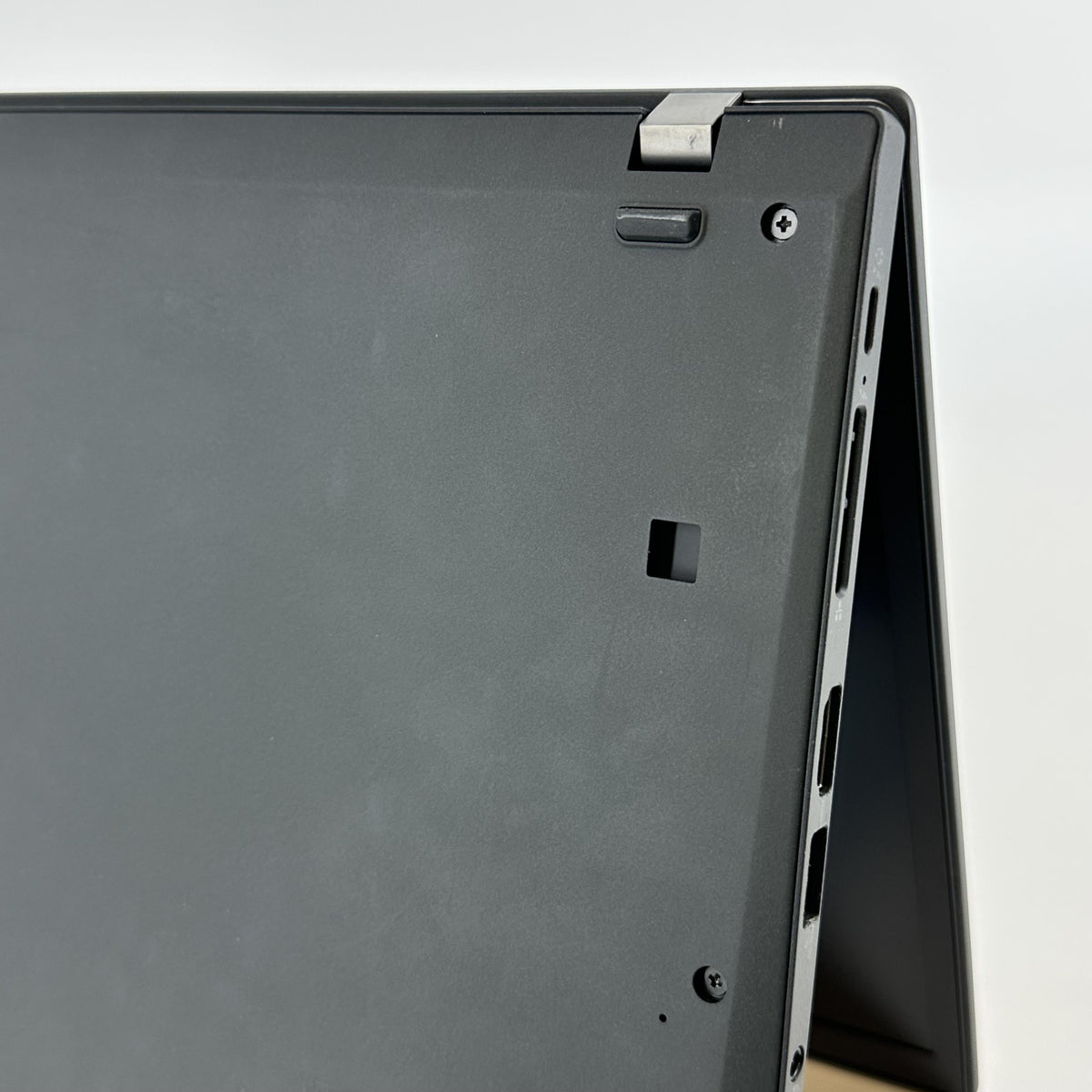 Lenovo ThinkPad T14s Gen 2 Black 2.8 GHz Intel Core i7 11th Gen. 16GB RAM 512GB Solid State Drive