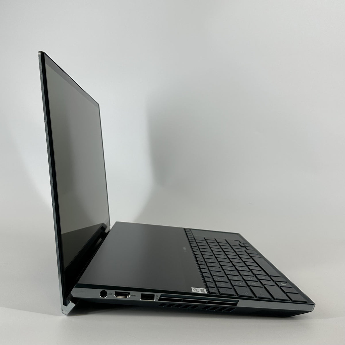 Asus Zenbook Pro Duo 15 Blue 2.4 GHz Intel Core i9 10th Gen. 32GB RAM 1TB Solid State Drive NVIDIA GeForce RTX 2060 6 GB
