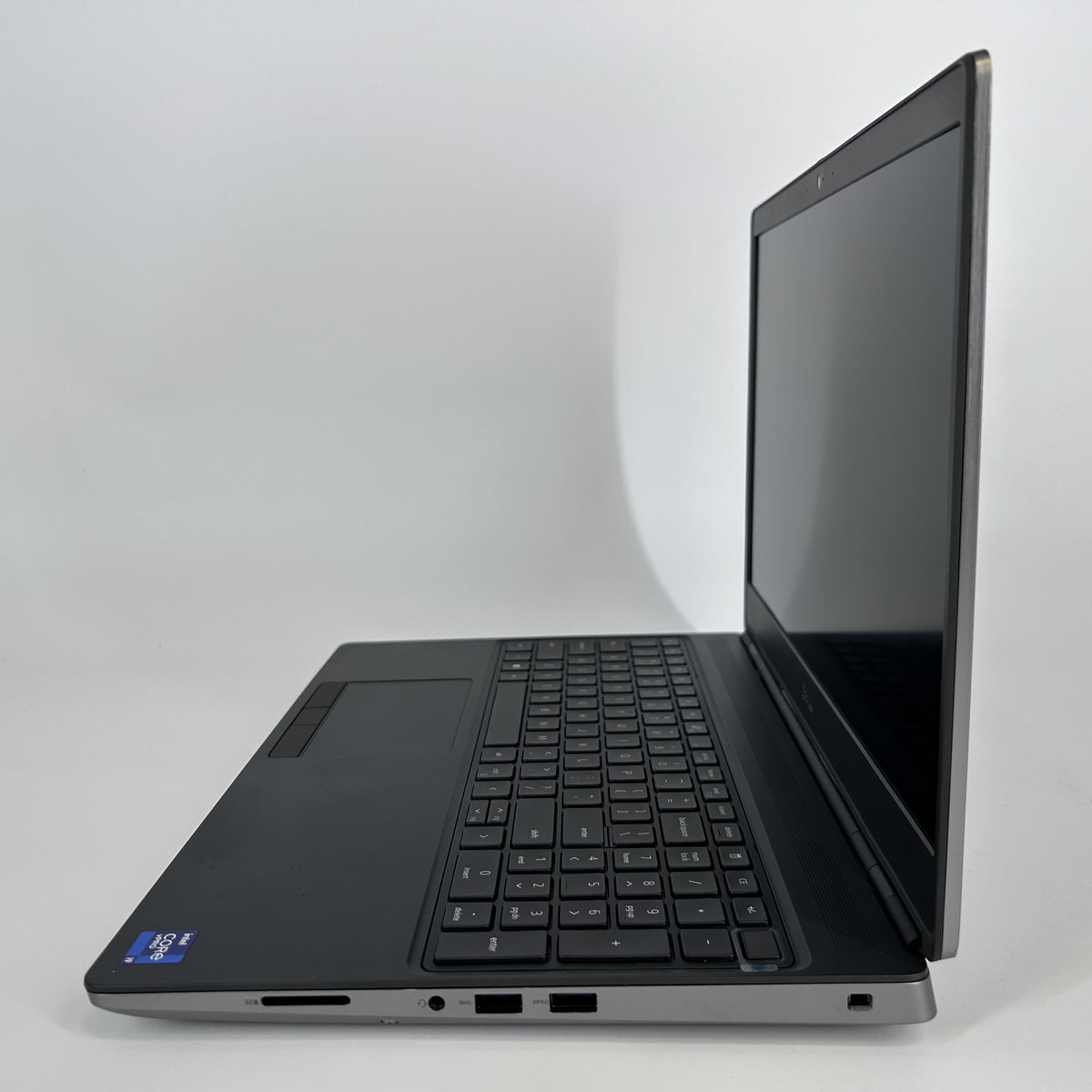 Dell Precision 7560 15.6 Gray 2.6 GHz Intel Core i9 11th Gen. 128GB RAM 2TB Solid State Drive NVIDIA Quadro T1200 4 GB