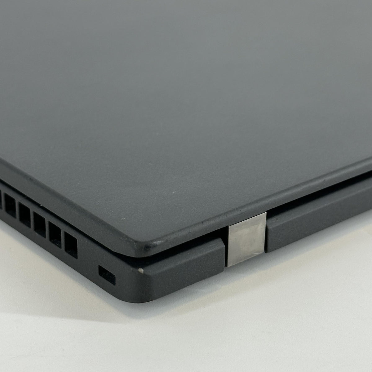 Lenovo ThinkPad T14s Gen 2 Black 2.8 GHz Intel Core i7 11th Gen. 16GB RAM 512GB Solid State Drive