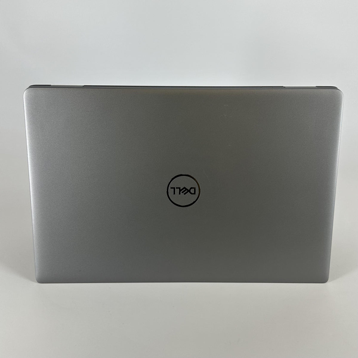 Dell Latitude 5540 15.6 Silver 1.9 GHz Intel Core i7 13th Gen. 16GB RAM 512GB Solid State Drive