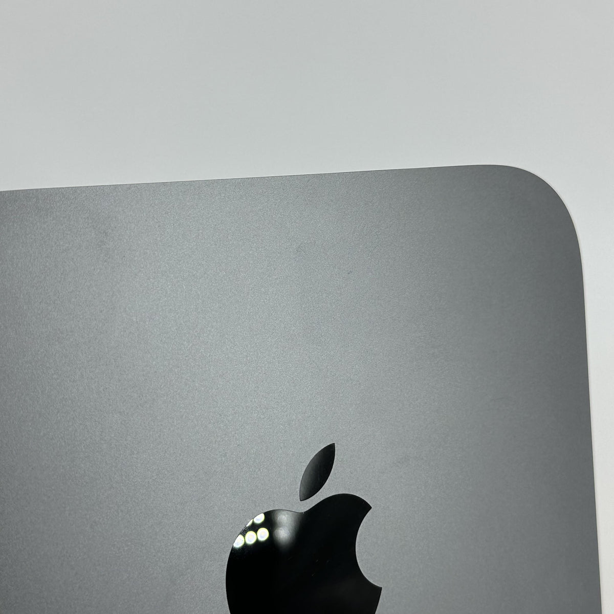 Apple Mac Mini 2018 Space Gray 3.0 GHz Intel Core i7 8th Gen. 16GB RAM 256GB Solid State Drive