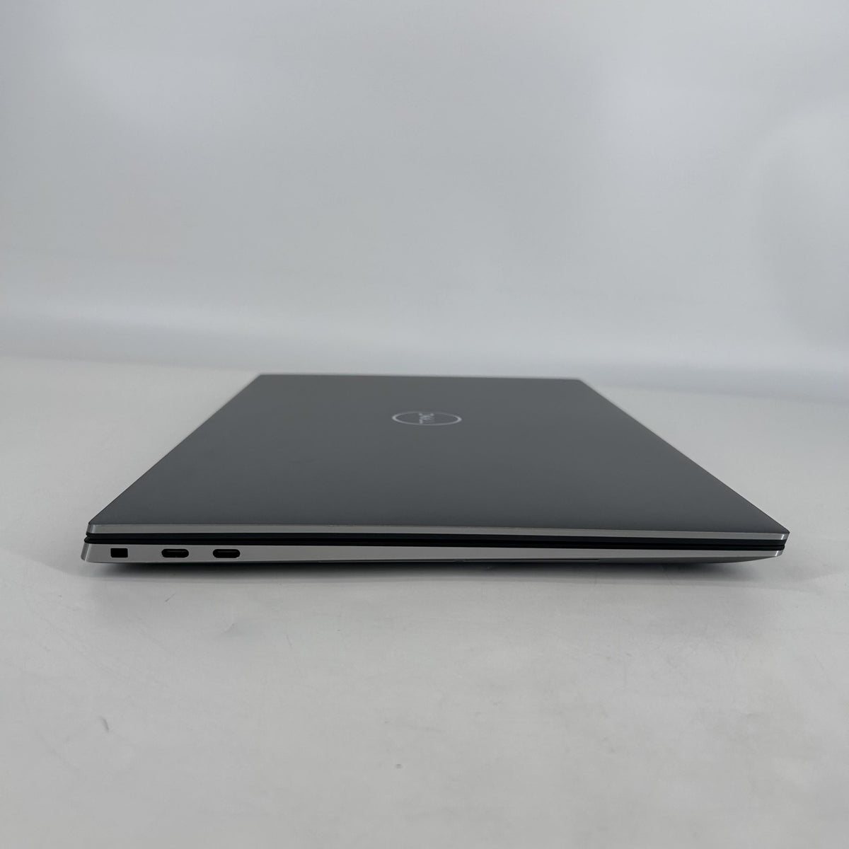 Dell Precision 5560 15.6 Gray 2.3 GHz Intel Core i7 11th Gen. 16GB RAM 512GB Solid State Drive NVIDIA Quadro T1200 4 GB