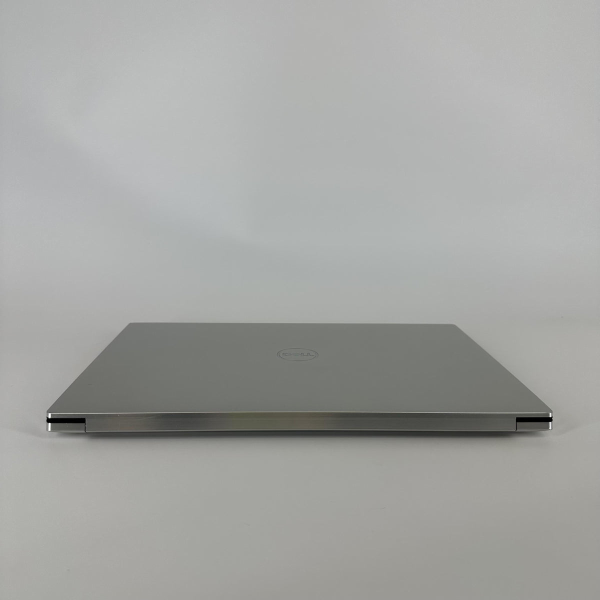 Dell XPS 15 9530 Silver 2.4 GHz Intel Core i7 13th Gen. 16GB RAM 512GB Solid State Drive NVIDIA GeForce RTX 4050 6 GB