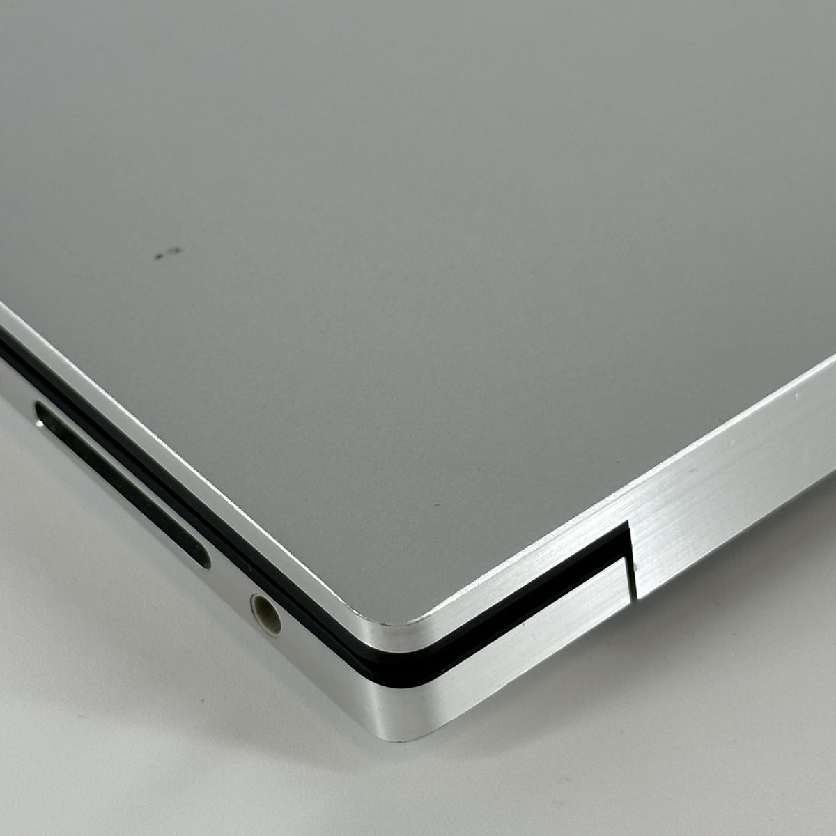 Dell XPS 15 9530 Silver 2.4 GHz Intel Core i7 13th Gen. 16GB RAM 512GB Solid State Drive NVIDIA GeForce RTX 4050 6 GB