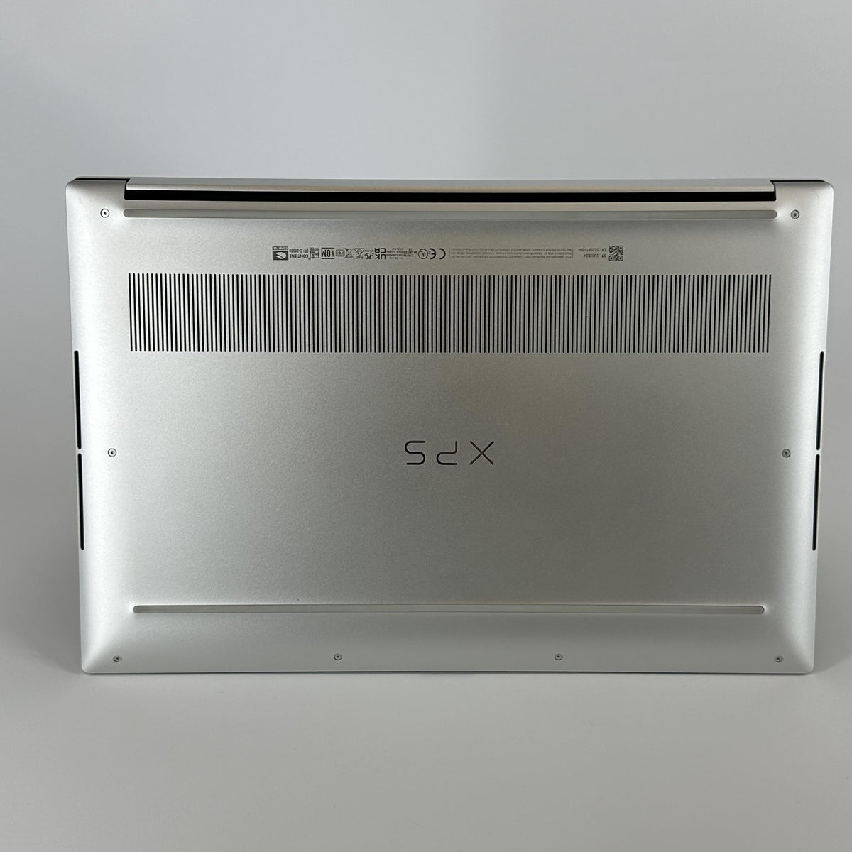 Dell XPS 15 9530 Silver 2.4 GHz Intel Core i7 13th Gen. 16GB RAM 512GB Solid State Drive NVIDIA GeForce RTX 4050 6 GB