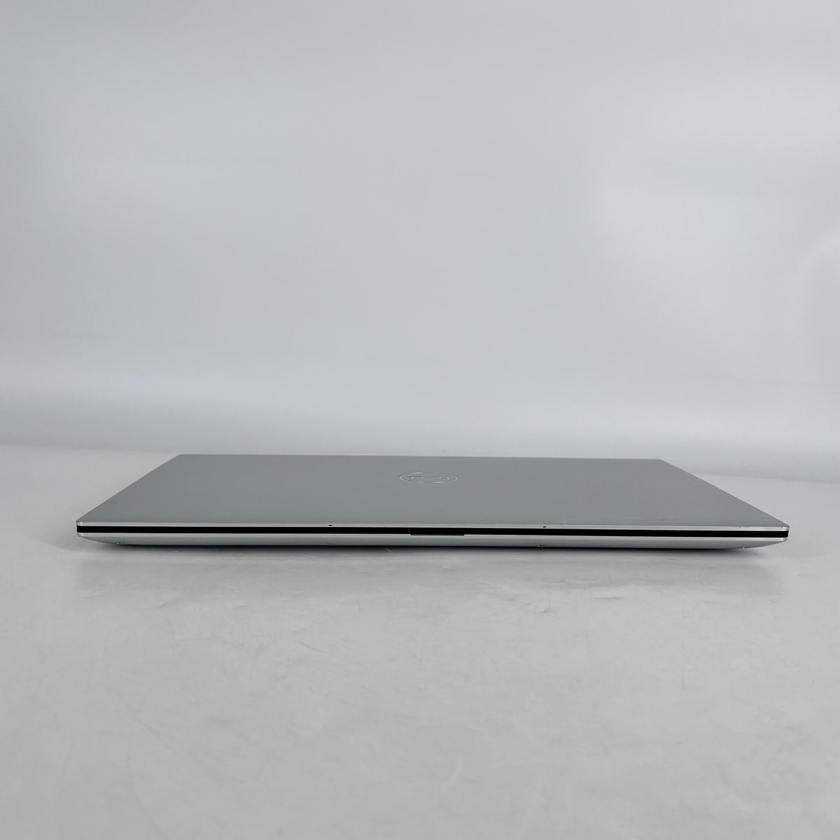 Dell XPS 15 9510 Silver 2.3 GHz Intel Core i7 11th Gen. 32GB RAM 1TB Solid State Drive NVIDIA GeForce RTX 3050 Ti 4 GB