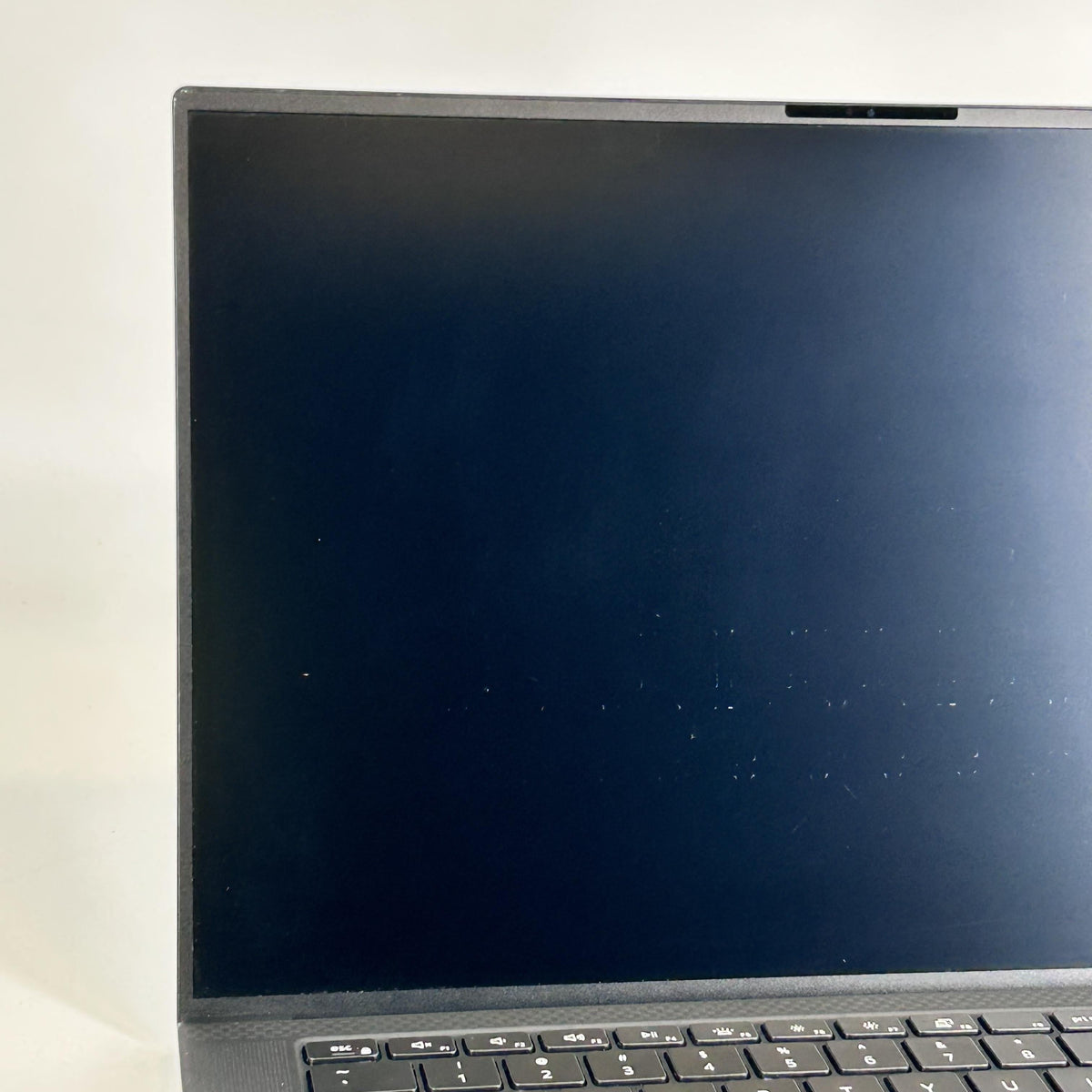 Dell XPS 15 9510 Silver 2.3 GHz Intel Core i7 11th Gen. 32GB RAM 1TB Solid State Drive NVIDIA GeForce RTX 3050 Ti 4 GB