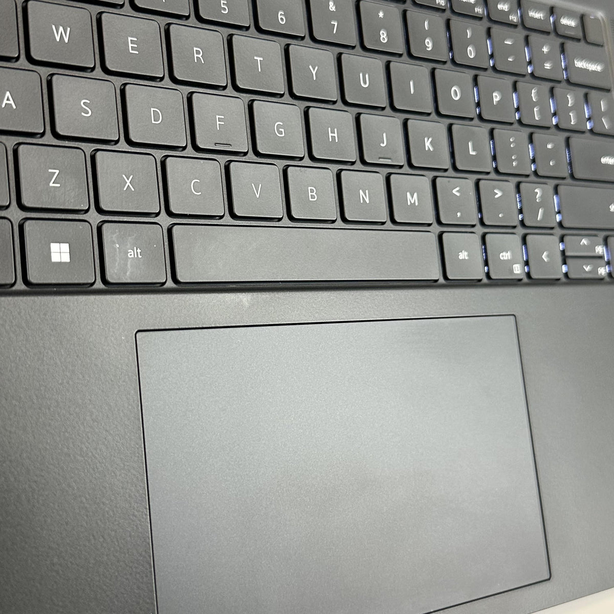 Dell Precision 5680 16 Gray 2.6 GHz Intel Core i9 13th Gen. 32GB RAM 1TB Solid State Drive NVIDIA RTX 2000 Ada 8 GB