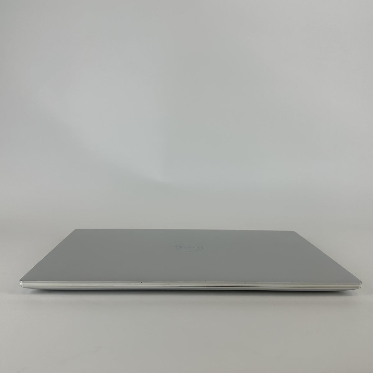 Dell XPS 15 9520 Silver 2.3 GHz Intel Core i7 12th Gen. 32GB RAM 1TB Solid State Drive NVIDIA GeForce RTX 3050 Ti 4 GB
