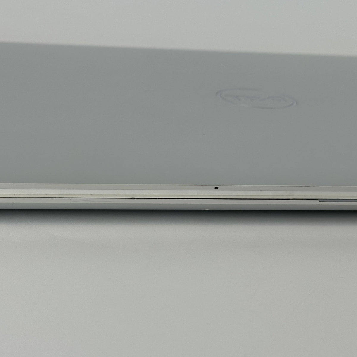 Dell XPS 15 9520 Silver 2.3 GHz Intel Core i7 12th Gen. 32GB RAM 1TB Solid State Drive NVIDIA GeForce RTX 3050 Ti 4 GB