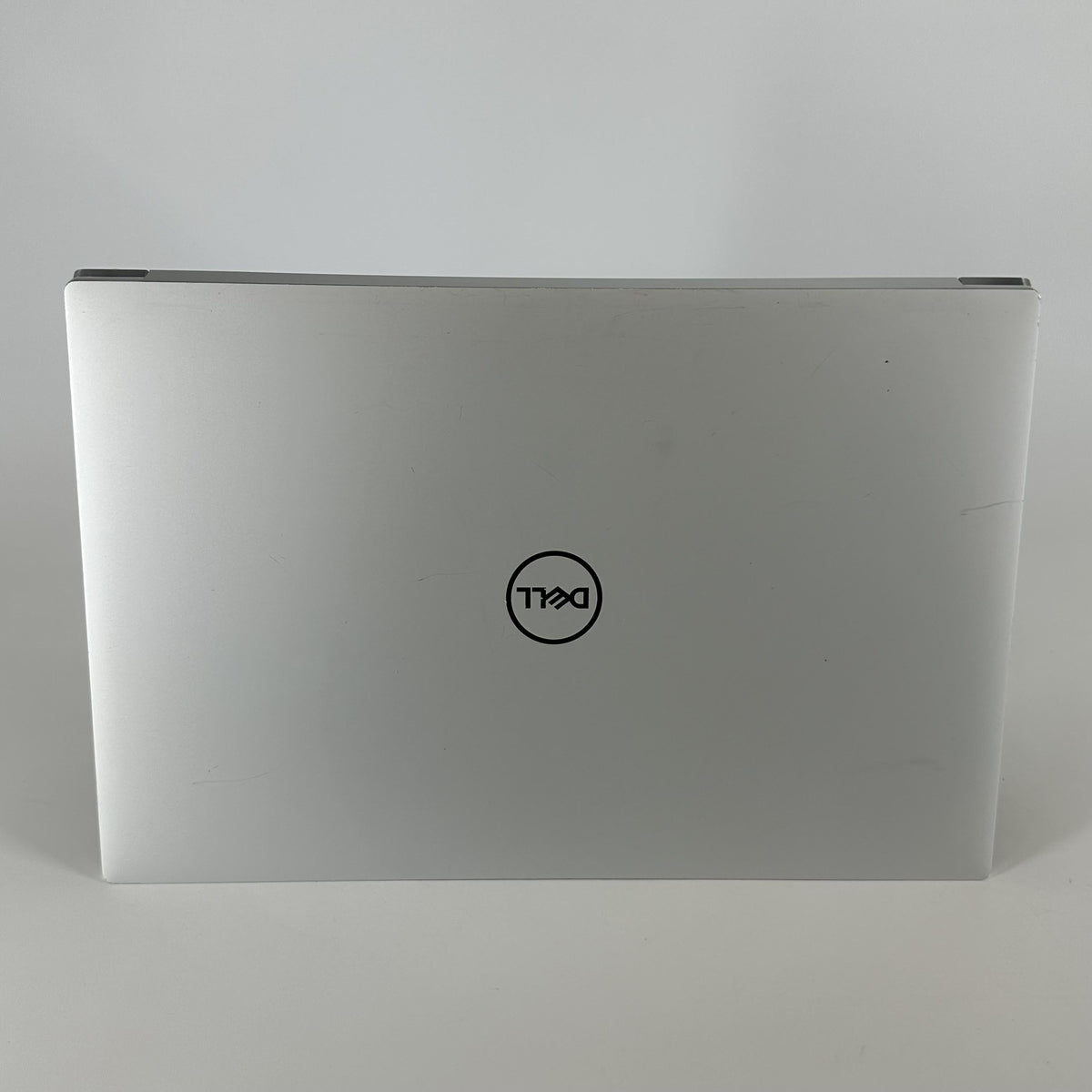 Dell XPS 15 9520 Silver 2.3 GHz Intel Core i7 12th Gen. 32GB RAM 1TB Solid State Drive NVIDIA GeForce RTX 3050 Ti 4 GB