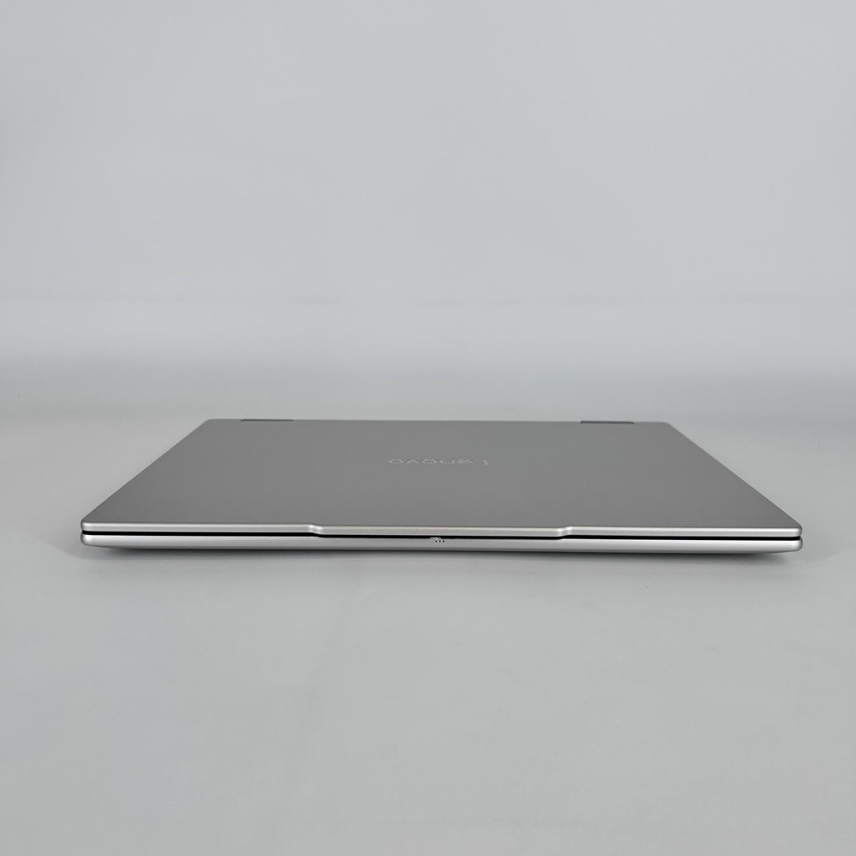Lenovo Yoga 7 14 Silver 2.0 GHz AMD Ryzen AI 7 350 16GB RAM 1TB Solid State Drive