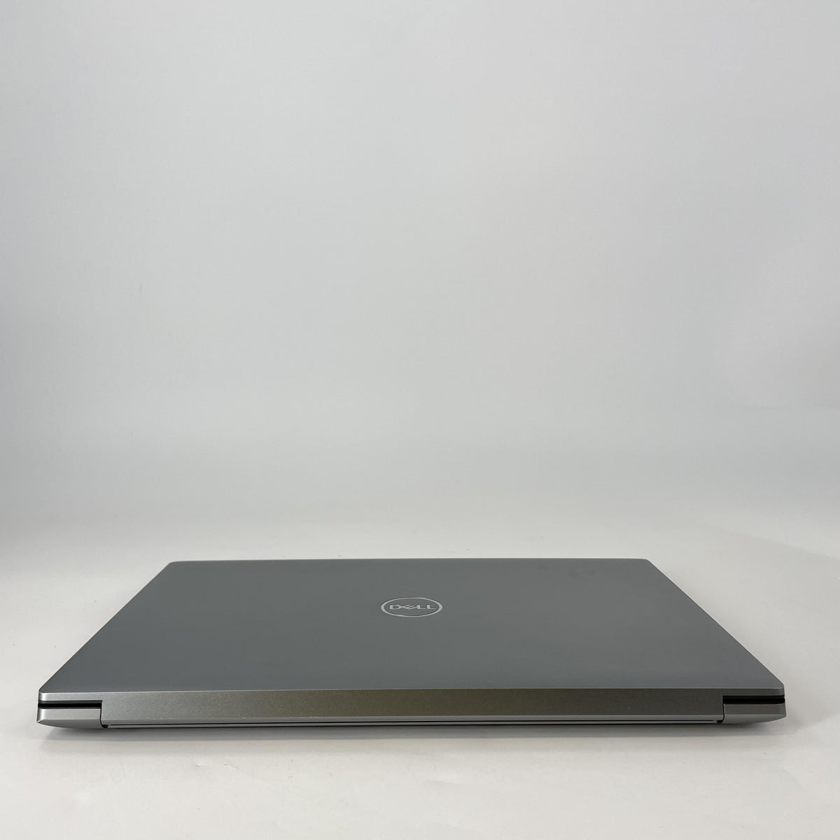Dell Precision 5690 16 Gray 2.5 GHz Intel Core Ultra 9 64GB RAM 1TB Solid State Drive NVIDIA RTX 4000 Ada 12 GB