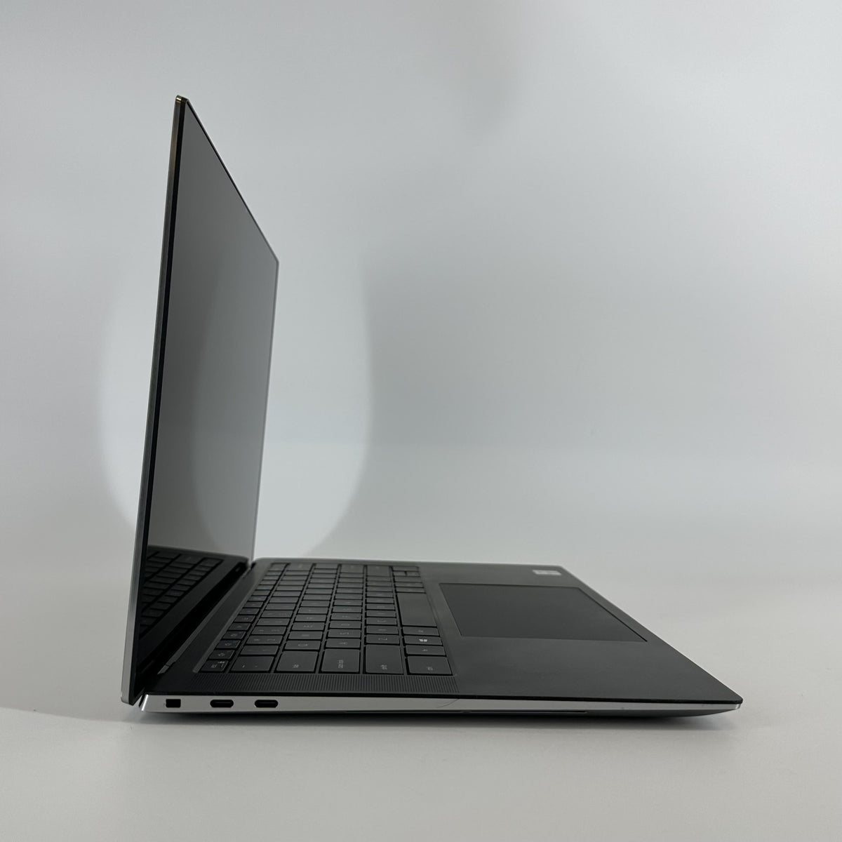 Dell Precision 5550 15.6 Gray 2.3 GHz Intel Core i7 10th Gen. 64GB RAM 2TB Solid State Drive NVIDIA Quadro T2000 4 GB