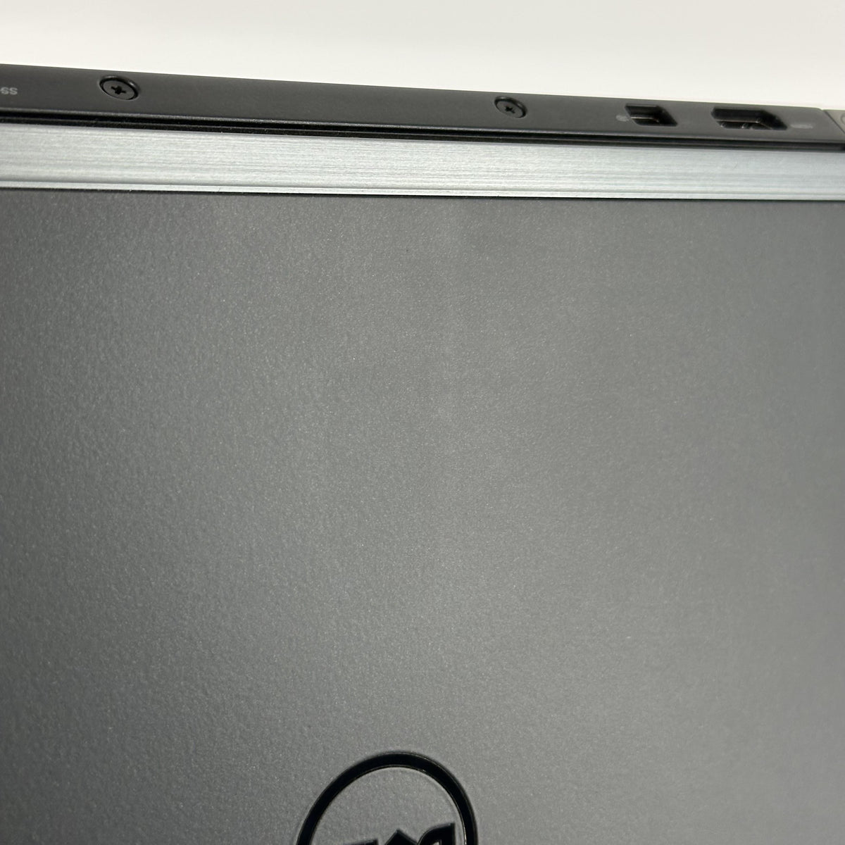 Dell Latitude E7270 13 Black 2.4 GHz Intel Core i5 6th Gen. 4GB RAM 128GB Solid State Drive