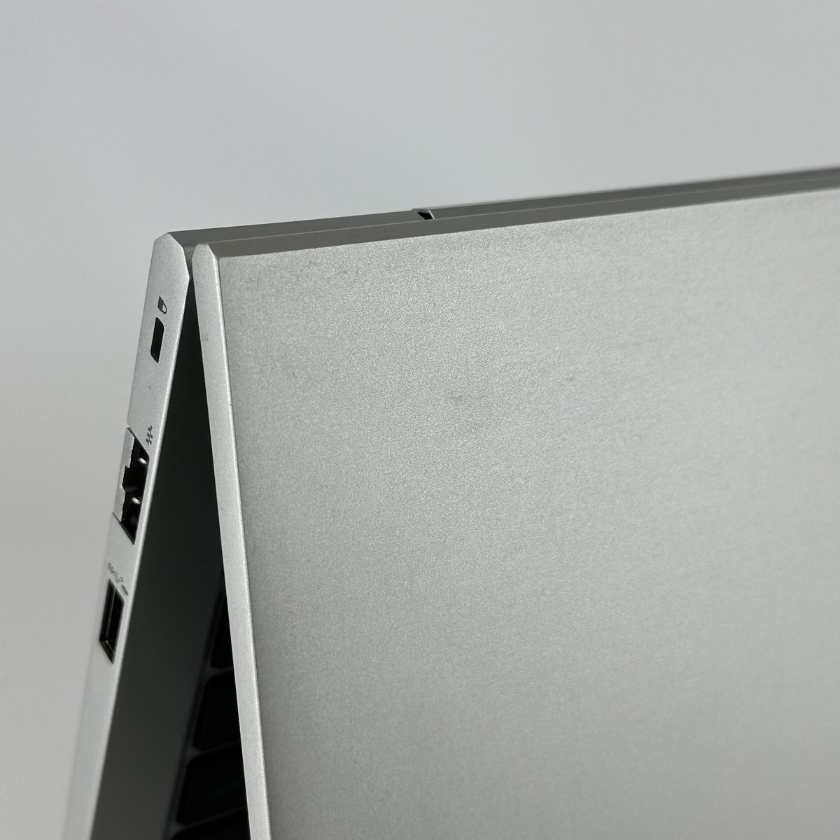 HP ProBook 440 G8 14 Silver 2.4 GHz Intel Core i5 11th Gen. 16GB RAM 1TB Solid State Drive