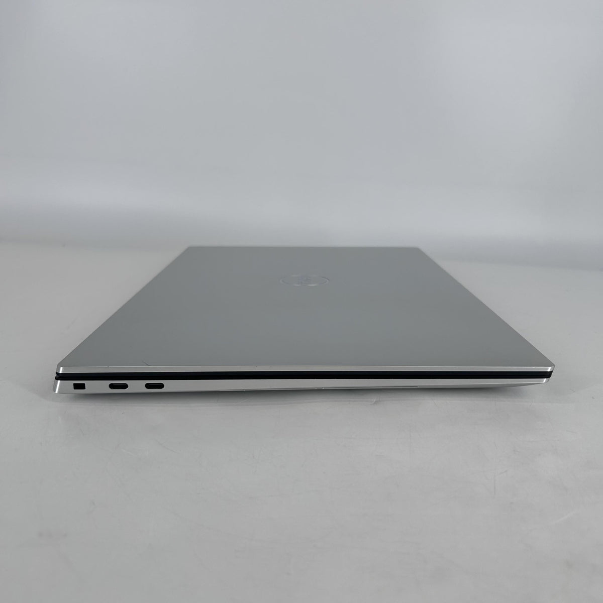 Dell XPS 15 9520 Silver 2.5 GHz Intel Core i9 12th Gen. 32GB RAM 1TB Solid State Drive NVIDIA GeForce RTX 3050 Ti 4 GB