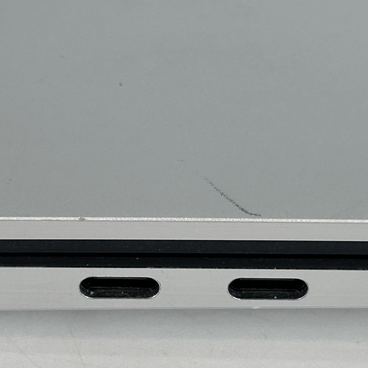 Dell XPS 15 9520 Silver 2.5 GHz Intel Core i9 12th Gen. 32GB RAM 1TB Solid State Drive NVIDIA GeForce RTX 3050 Ti 4 GB