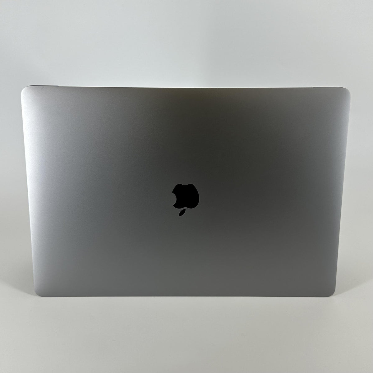 Apple MacBook Pro 16 Touch Bar 2019 Space Gray 2.4 GHz Intel Core i9 9th Gen. 16GB RAM 1TB Solid State Drive AMD Radeon Pro 5500M 8 GB