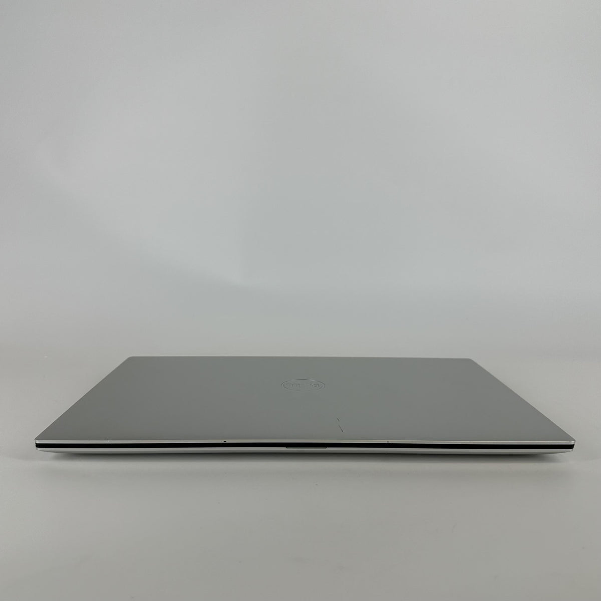 Dell XPS 15 9520 Silver 2.3 GHz Intel Core i7 12th Gen. 32GB RAM 512GB Solid State Drive NVIDIA GeForce RTX 3050 4 GB