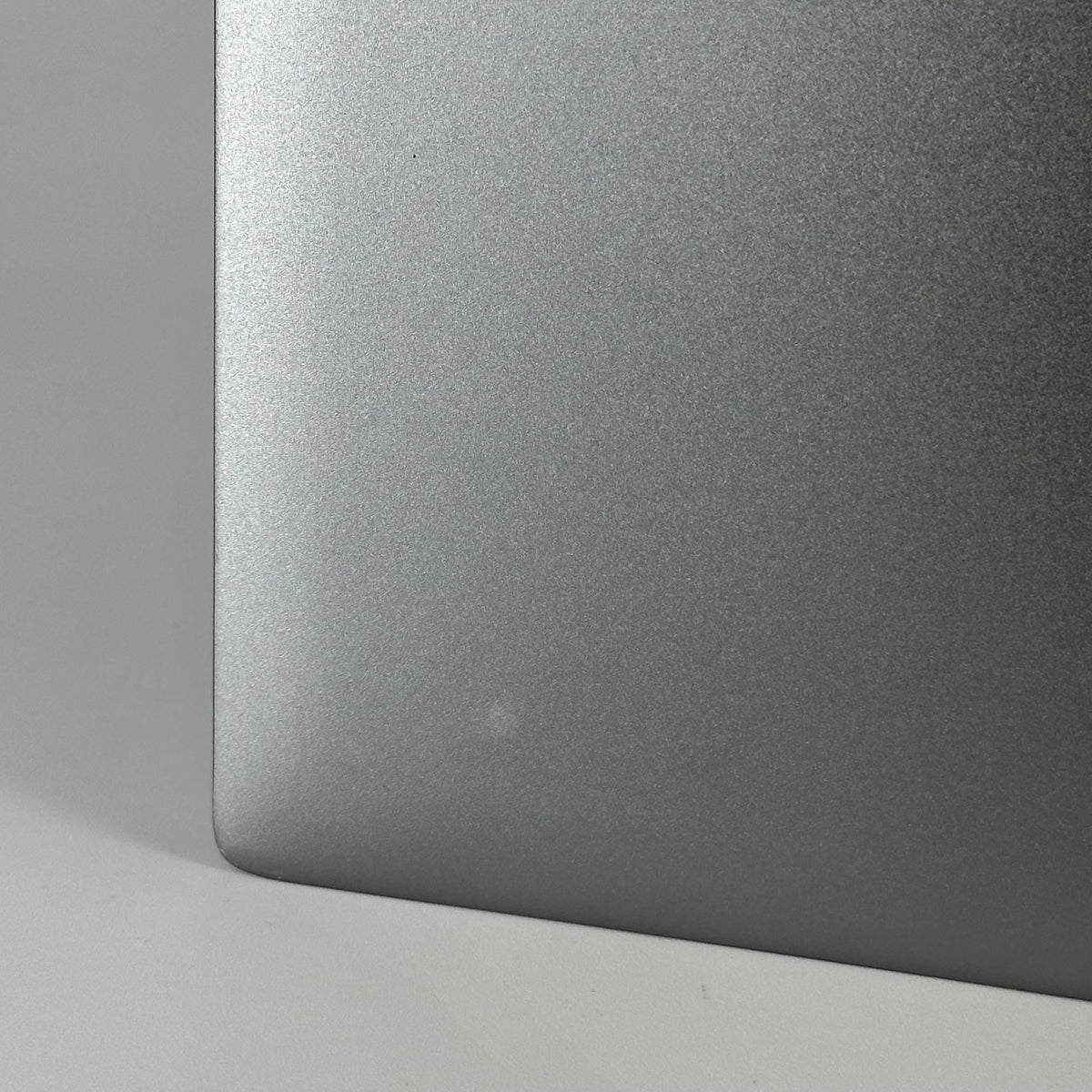 Dell Latitude 7640 16 Gray 1.6 GHz Intel Core i5 13th Gen. 16GB RAM 256GB Solid State Drive