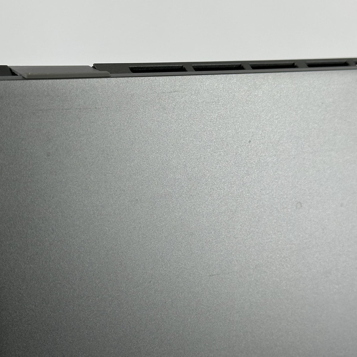 Dell Latitude 7640 16 Gray 1.6 GHz Intel Core i5 13th Gen. 16GB RAM 256GB Solid State Drive