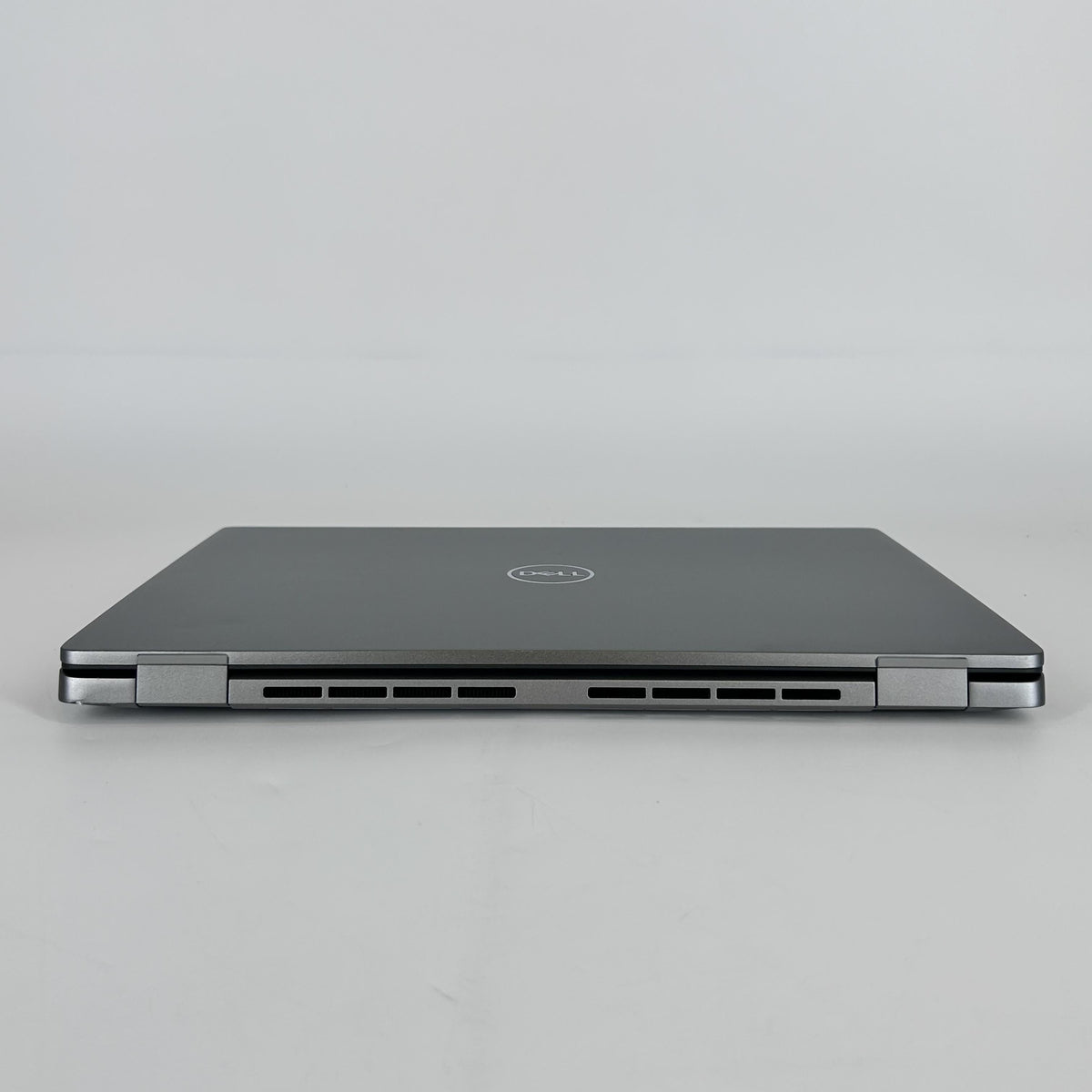 Dell Latitude 7440 14 Gray 1.9 GHz Intel Core i7 13th Gen. 32GB RAM 256GB Solid State Drive