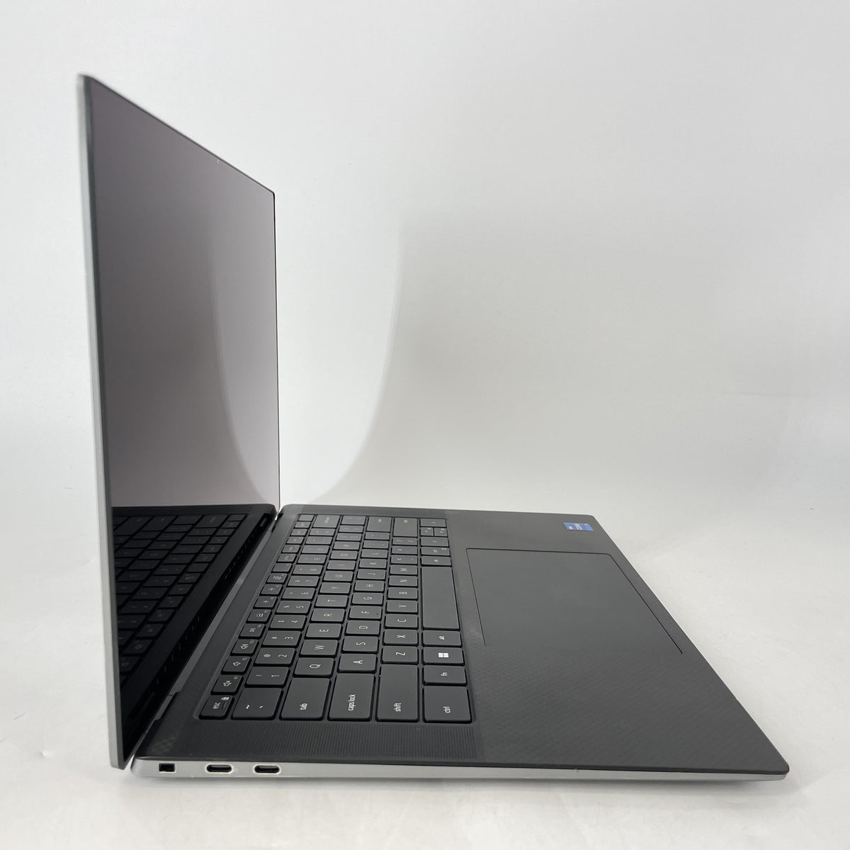 Dell Precision 5570 15.6 Gray 2.3 GHz Intel Core i7 12th Gen. 32GB RAM 512GB Solid State Drive 256GB Solid State Drive NVIDIA RTX A2000 8 GB