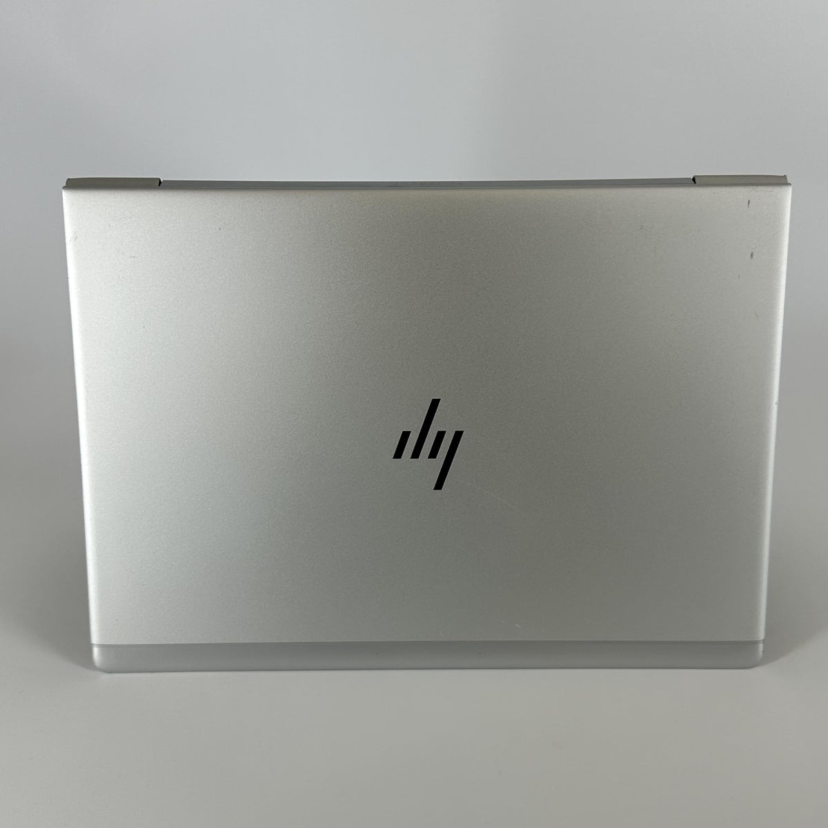 HP Elitebook 840 G5 14 Silver 1.8 GHz Intel Core i7 8th Gen. 16GB RAM 256GB Solid State Drive