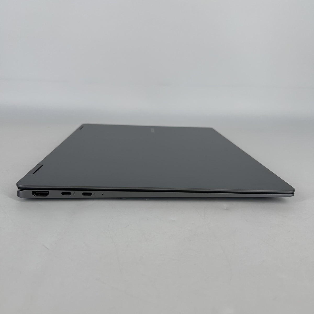 Samsung Galaxy Book5 Pro 360 16 Gray 2.2 GHz Intel Core Ultra 7 Series 2 16GB RAM 1TB Solid State Drive
