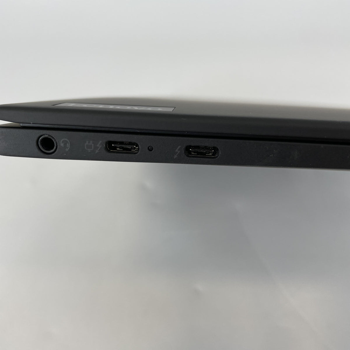 Lenovo ThinkPad X1 Nano Gen 1 13 Black 1.3 GHz Intel Core i7 11th Gen. 16GB RAM 1TB Solid State Drive