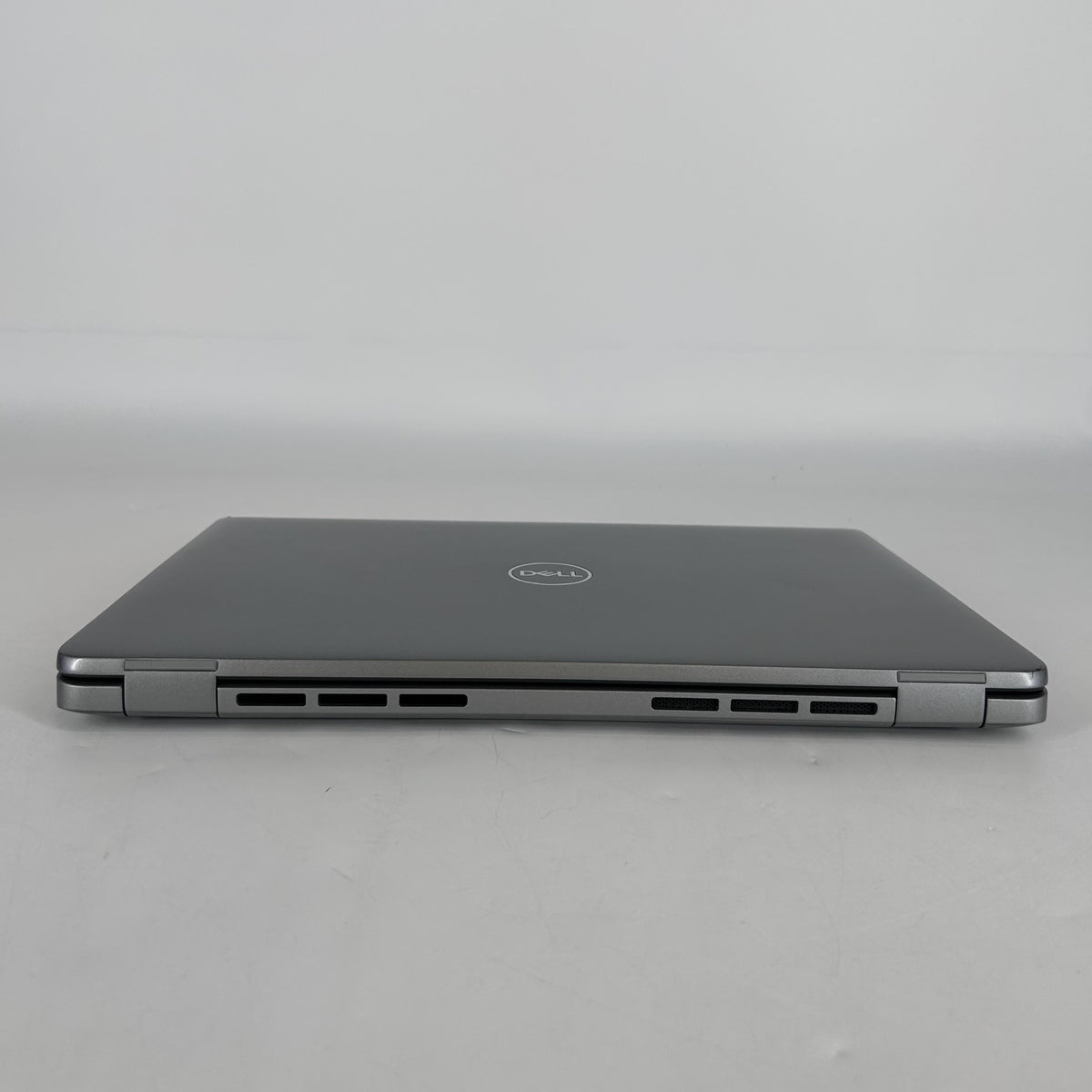 Dell Latitude 5450 14 Gray 1.7 GHz Intel Core Ultra 7 16GB RAM 512GB Solid State Drive