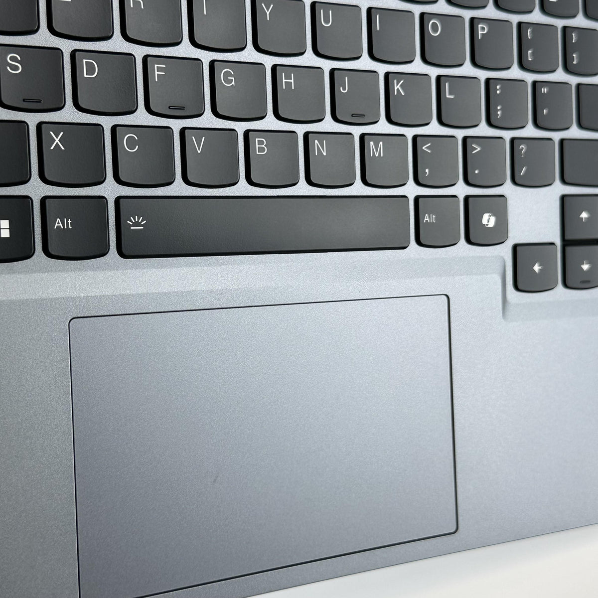 Lenovo LOQ 15 Gray 2.6 GHz Intel Core i7 13th Gen. 16GB RAM 512GB Solid State Drive NVIDIA GeForce RTX 4060 8 GB