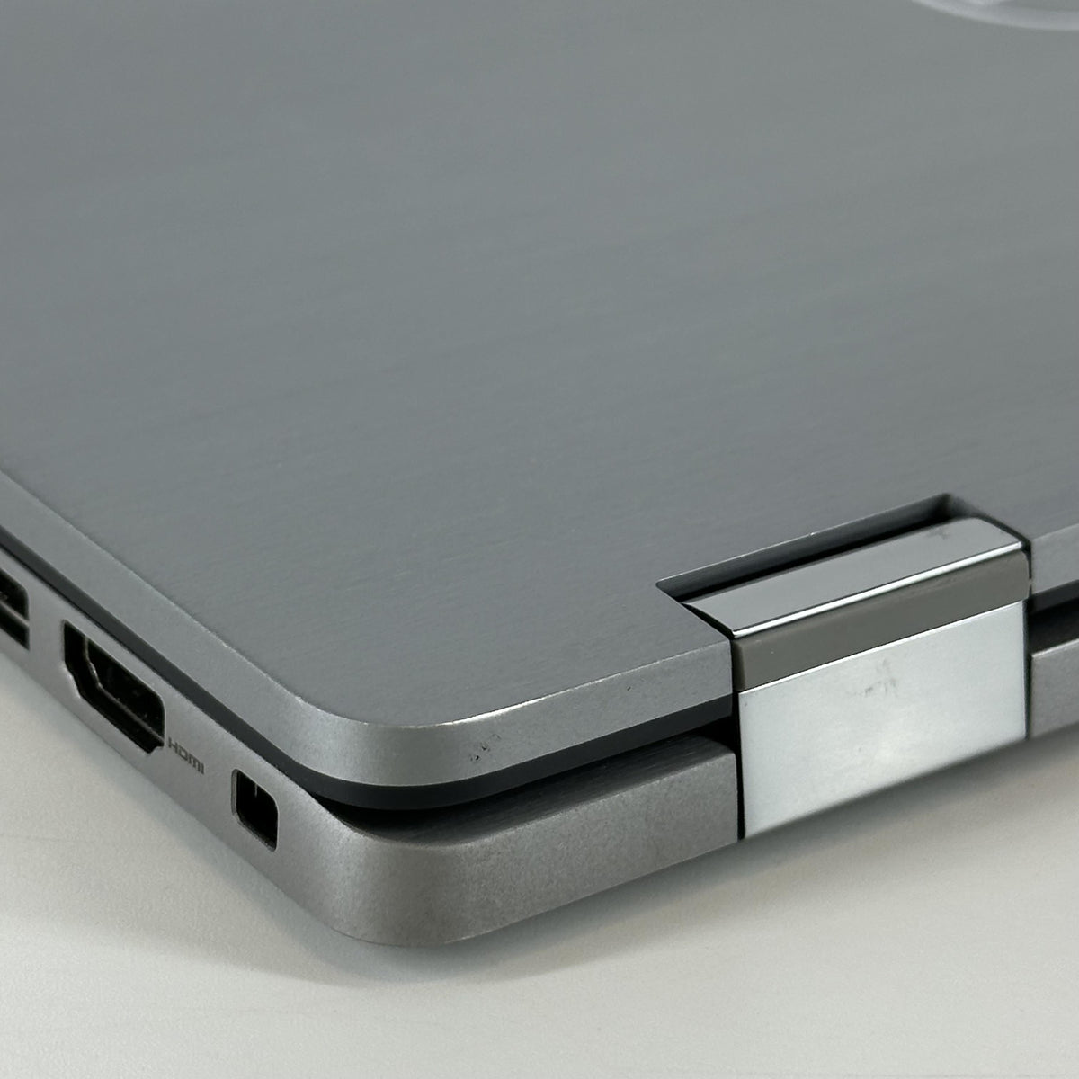 Dell Latitude 7430 (2-in-1) 14 Gray 1.8 GHz Intel Core i7 12th Gen. 16GB RAM 512GB Solid State Drive
